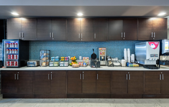 Microtel Inn & Suites by Wyndham Tracy Gallery - Breakfast area