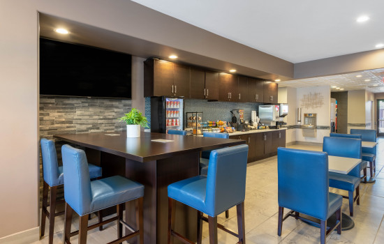 Microtel Inn & Suites by Wyndham Tracy Gallery - Breakfast area