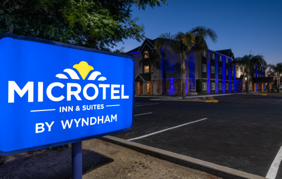 Microtel Inn & Suites by Wyndham Tracy Gallery - Exterior Dusk View