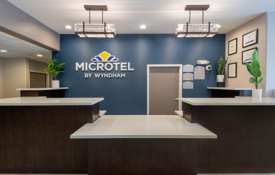 Microtel Inn & Suites by Wyndham Tracy Gallery - Front Desk