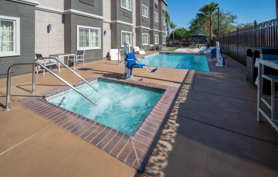 Microtel Inn & Suites by Wyndham Tracy Gallery - Pool