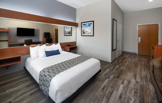 Microtel Inn & Suites by Wyndham Tracy Gallery - Queen ADA Guest Room